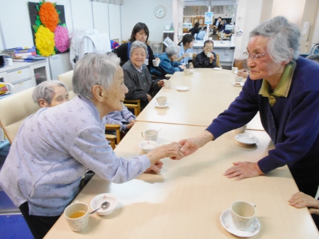 デイサービスセンターかがやき「ひまわり棟との交流会」