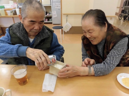 かがやきの丘さくら棟「笑顔花咲く“新年会”」