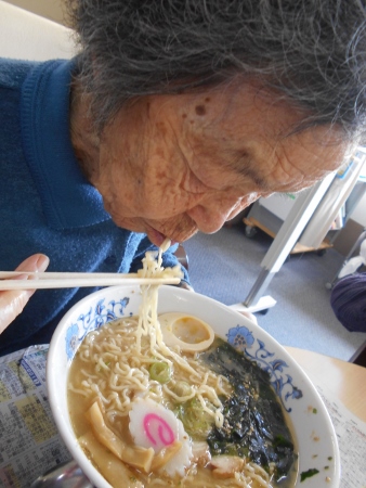 デイサービスセンターかがやき「ラーメンを食べよう！！」