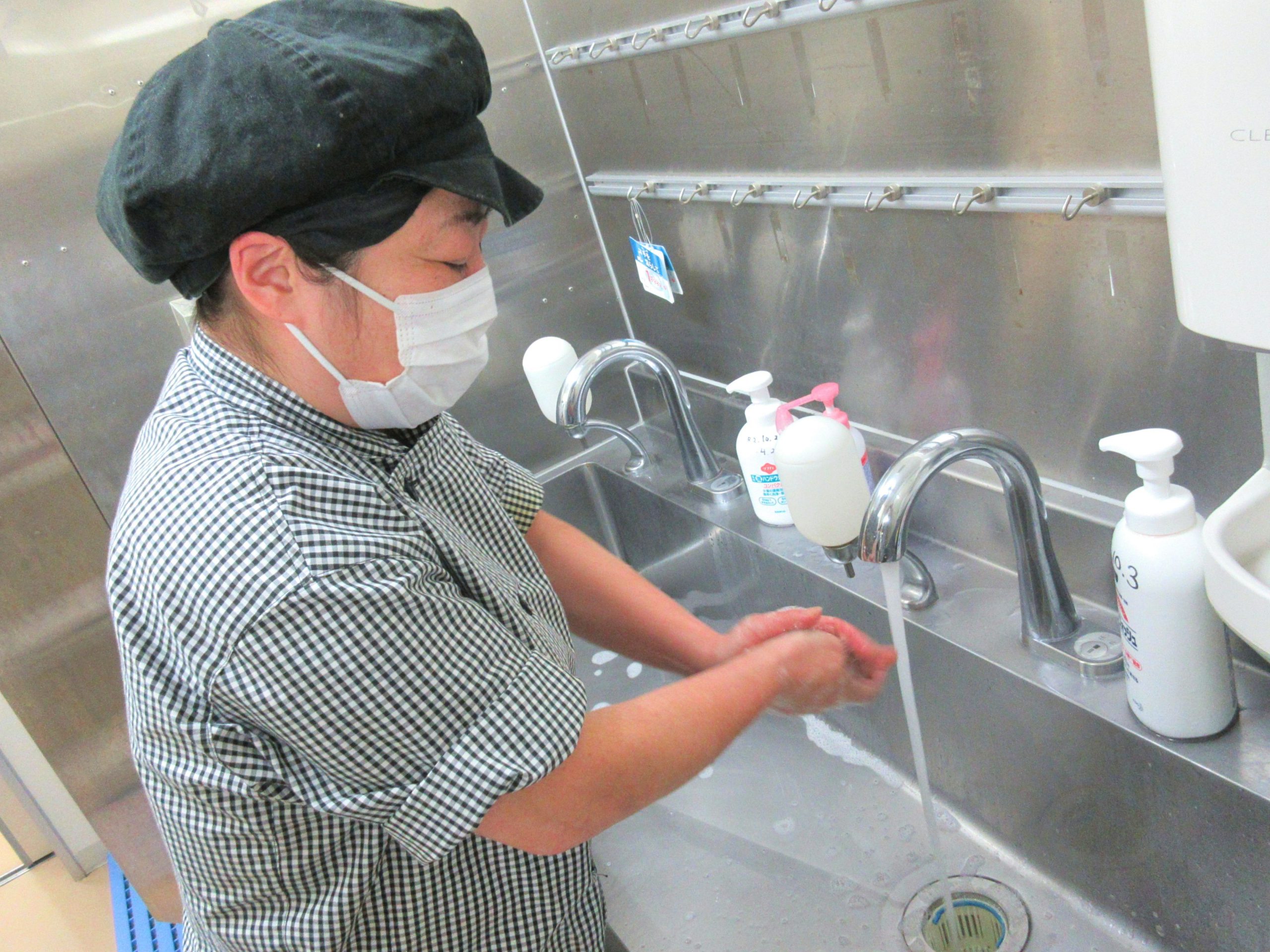 川西湖山病院 栄養科「栄養科内勉強会～衛生的手洗い～」