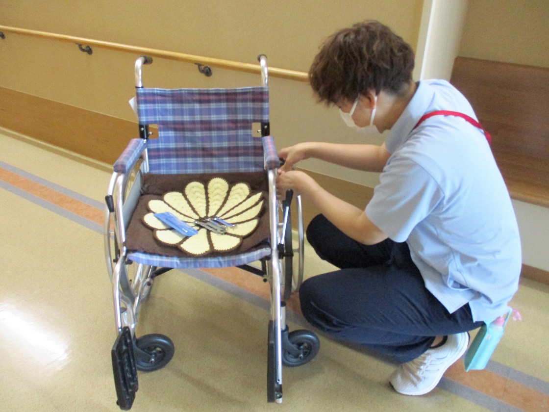 川西湖山病院 看介護部「車椅子点検　患者様の安全を守ります！！」