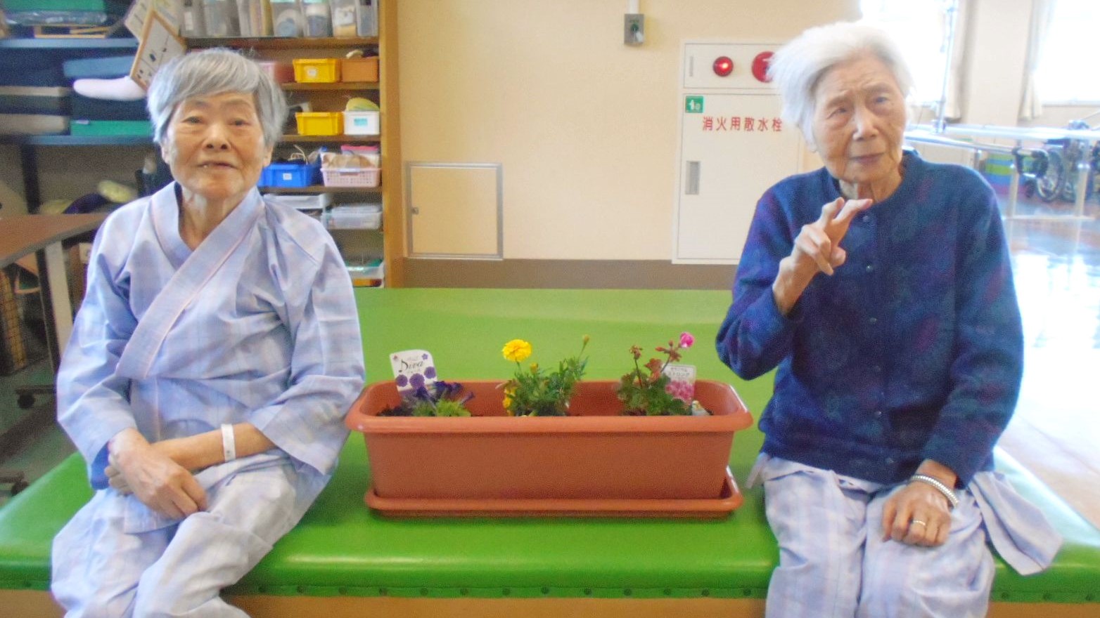 川西湖山病院 リハビリテーション科 「お花を植えました🌺」