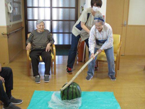 香紅の里　スイカ割り大会