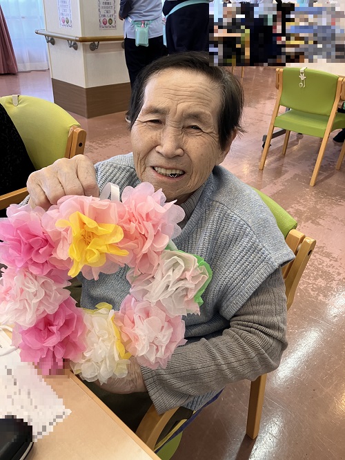 かがやきの丘「春のお花のリース作り」通所リハビリ