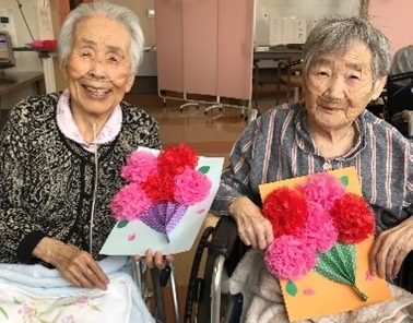 川西湖山病院 看介護部「5月のお茶会🌹」