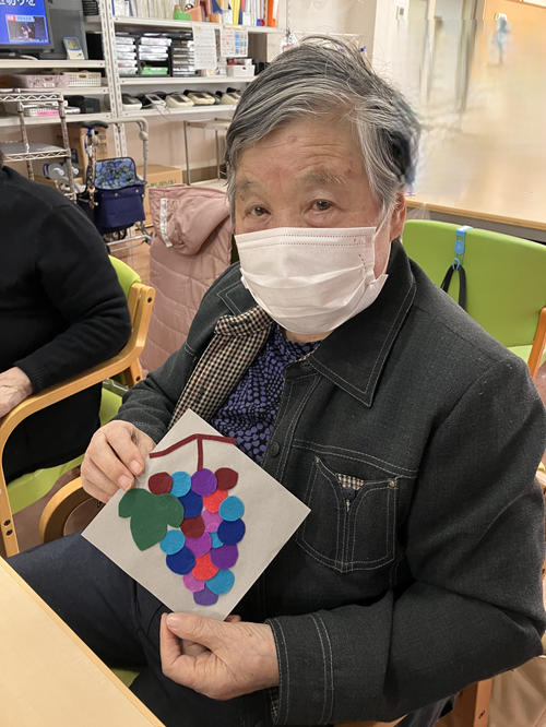 かがやきの丘「ぶどうの壁掛け作り」通所リハビリ